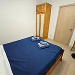 Central & Bright Apartment Free Wi-Fi