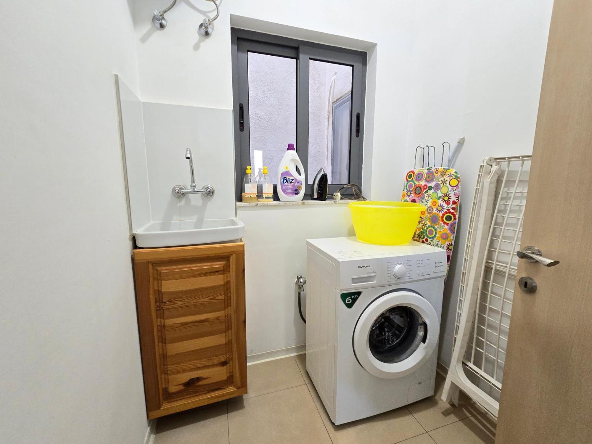 Apartment & Bright Free Wi-fi St. Paul's Bay