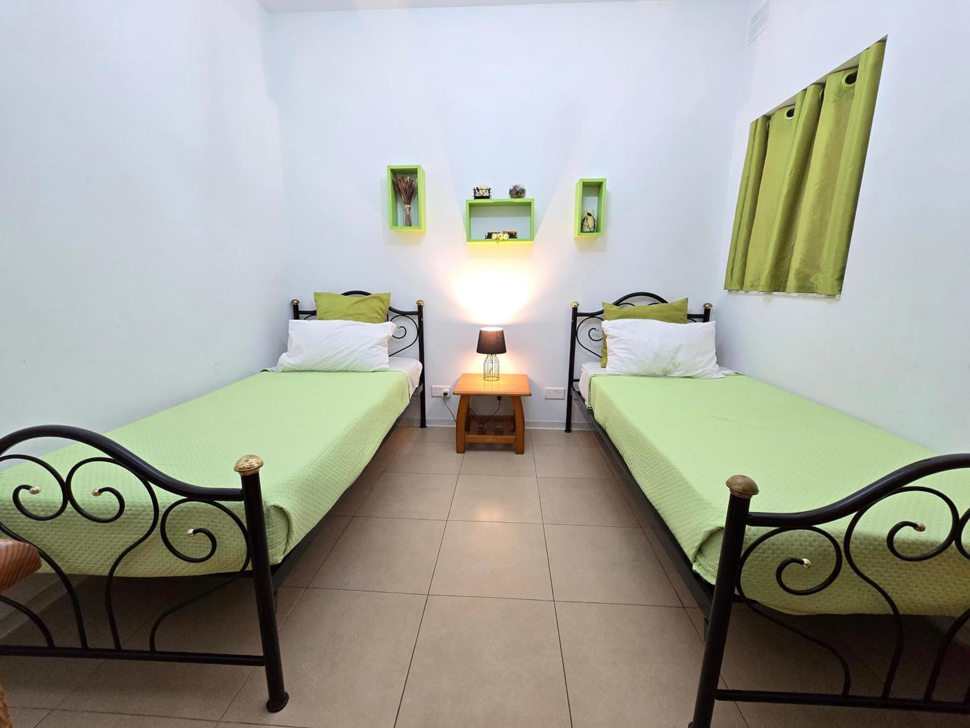 & Bright Free Wi-fi Apartment *